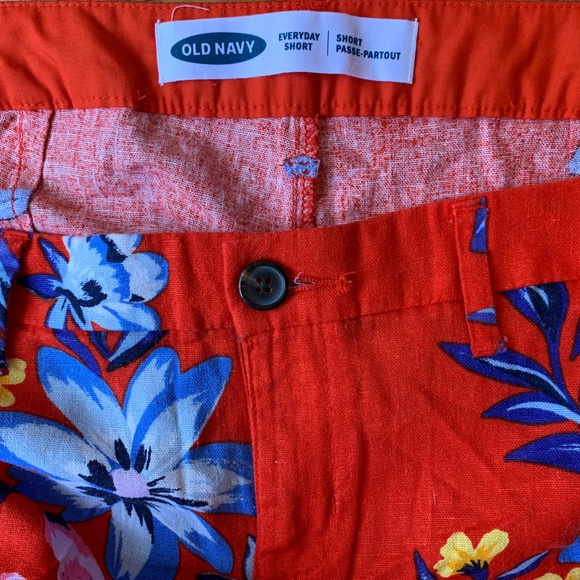 Old Navy Linen Everyday Short, Red Floral, Size 6 - Picture 4 of 6